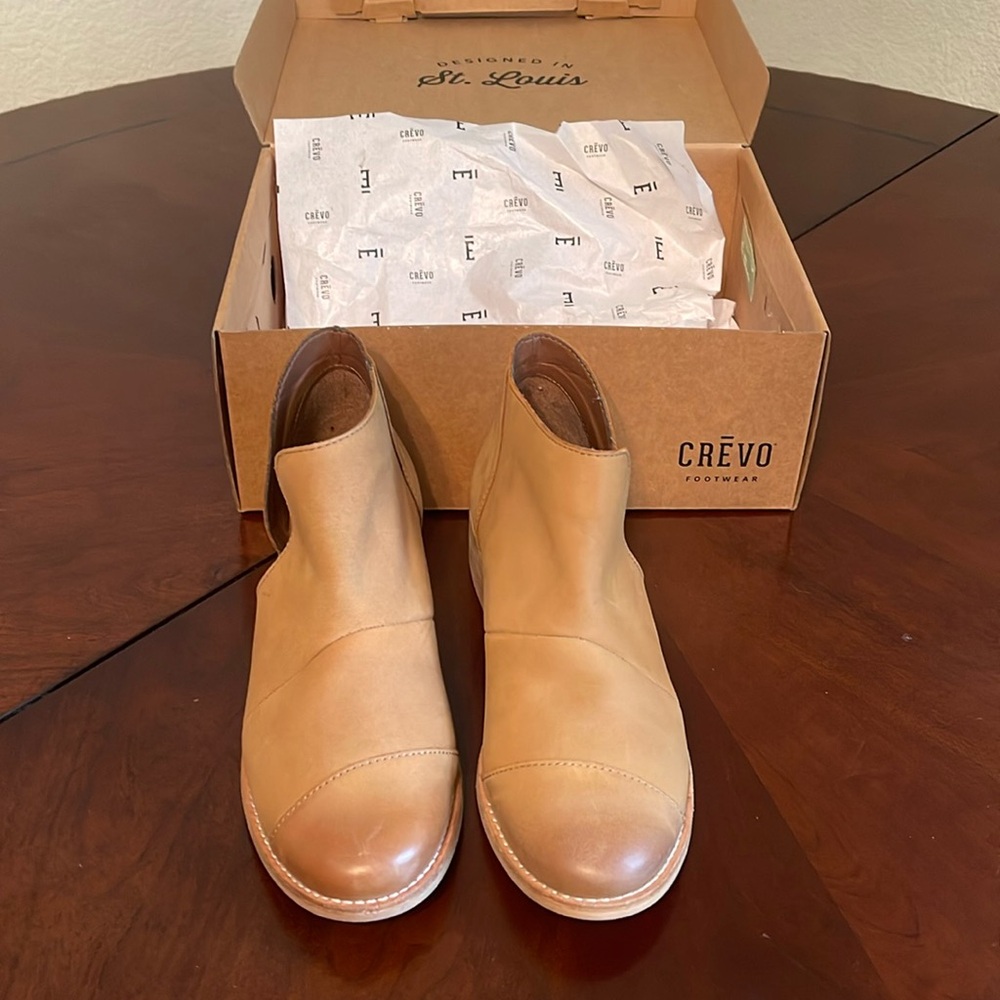 CREVO FOOTWEAR FASHION BOOTS, SIZE 7.5